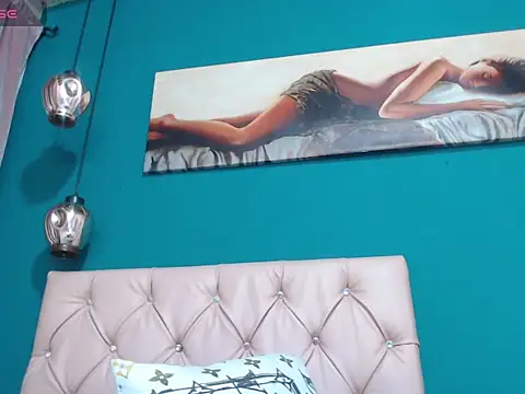 Snapshot of ysabel_sanchez4 chatting on 10-11-25, 10:00 ysabel sanchez4 online show from 10-11-25, 10:00