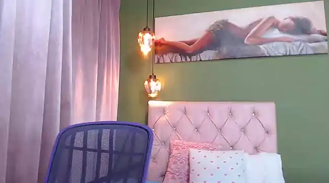 Snapshot of ysabel_sanchez4 chatting on 02-08-25, 10:29 ysabel sanchez4 online show from 02-08-25, 10:29