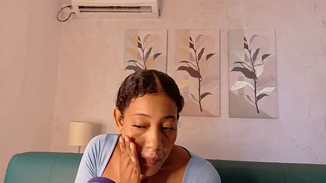 flavia cruz online show from 04-14-26, 12:21