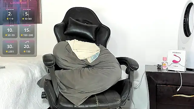 tizziano castillo  online show from 03-09-26, 05:49