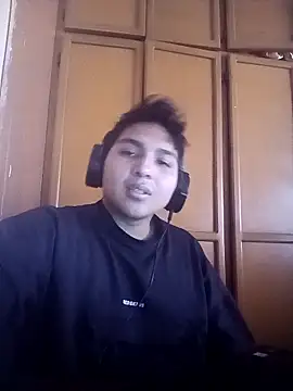 Snapshot of LoganFinds chatting on 12-04-25, 02:16 LoganFinds online show from 12-04-25, 02:16