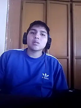 Snapshot of LoganFinds chatting on 11-17-25, 02:10 LoganFinds online show from 11-17-25, 02:10