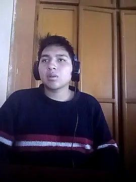 Snapshot of LoganFinds chatting on 12-01-25, 01:45 LoganFinds online show from 12-01-25, 01:45