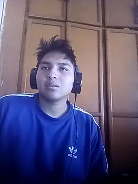 Snapshot of LoganFinds chatting on 12-15-25, 03:07 LoganFinds online show from 12-15-25, 03:07
