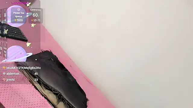 Snapshot of Danielysvalen chatting on 02-16-25, 08:21 Danielysvalen online show from 02-16-25, 08:21