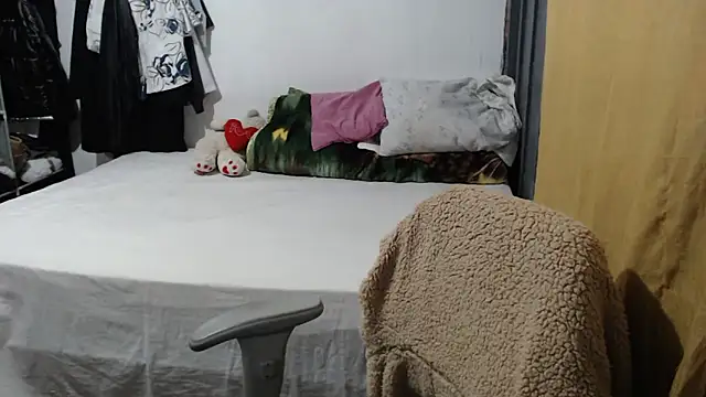 rainhavenus2024 online show from 09-22-25, 03:40