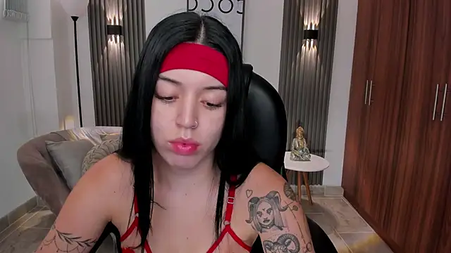 Snapshot of zoee_jackson chatting on 06-08-26, 07:47 zoee jackson online show from 06-08-26, 07:47