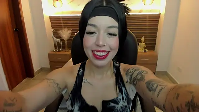 Snapshot of zoee_jackson chatting on 06-24-26, 06:50 zoee jackson online show from 06-24-26, 06:50