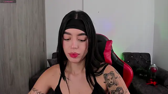 zoee jackson online show from 03-22-26, 03:46