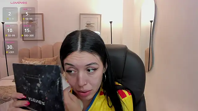 Snapshot of zoee_jackson chatting on 07-03-26, 06:25 zoee jackson online show from 07-03-26, 06:25