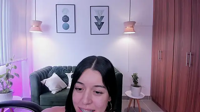 Snapshot of zoee_jackson chatting on 06-15-26, 06:29 zoee jackson online show from 06-15-26, 06:29