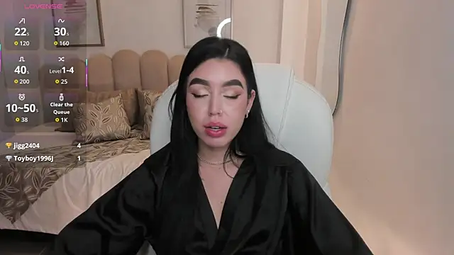 Snapshot of zoee_jackson chatting on 06-08-26, 01:28 zoee jackson online show from 06-08-26, 01:28