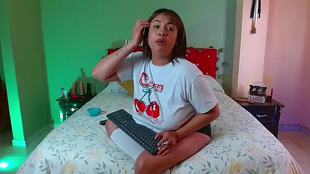 MirandaDream2 online show from 10-24-25, 06:51