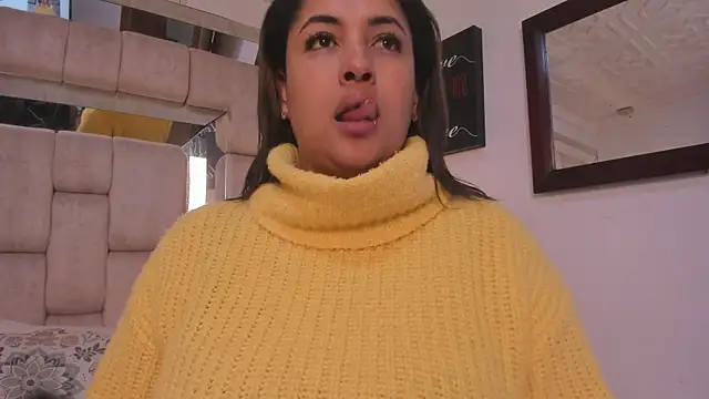 MirandaDream2 online show from 12-17-25, 01:05