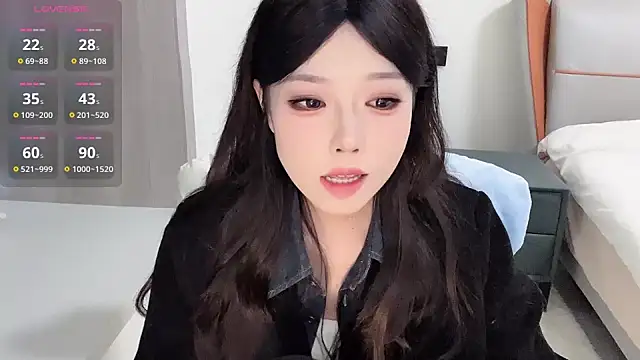 Snapshot of Q-ing chatting on 01-09-25, 02:01 Q-ing online show from 01-09-25, 02:01