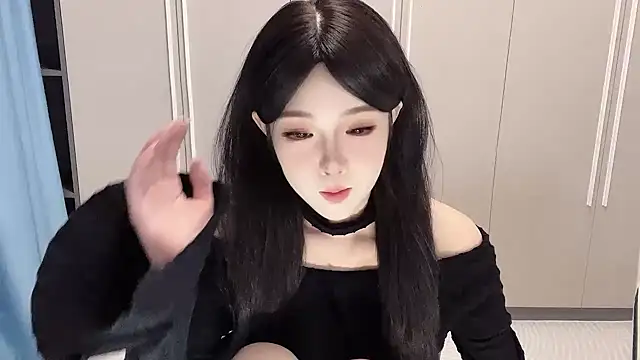 Snapshot of Q-ing chatting on 11-03-25, 12:42 Q-ing online show from 11-03-25, 12:42