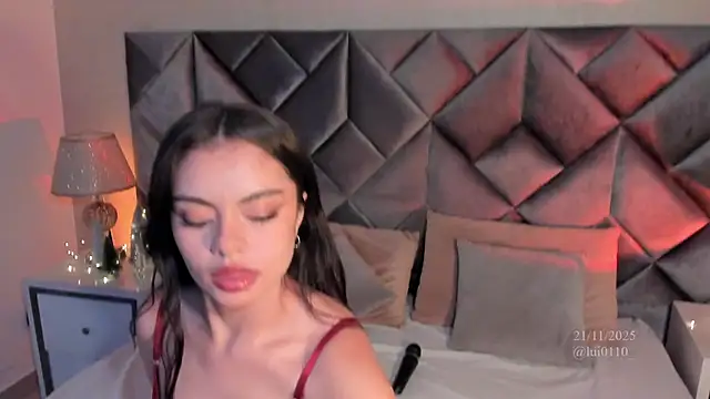 Luisa0110 online show from 11-21-25, 08:41