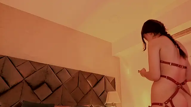 Luisa0110 online show from 04-12-26, 04:21