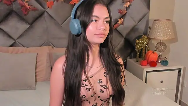 Luisa0110 online show from 10-29-25, 07:35