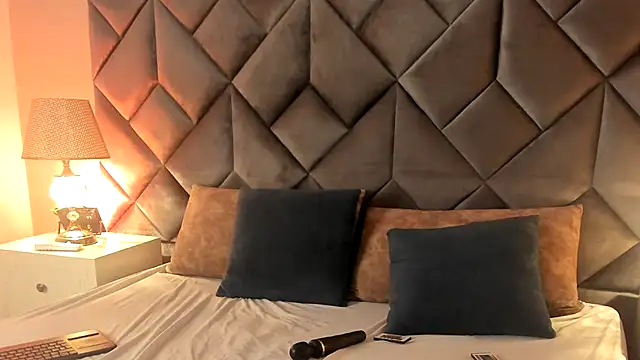 Luisa0110 online show from 03-25-26, 05:01