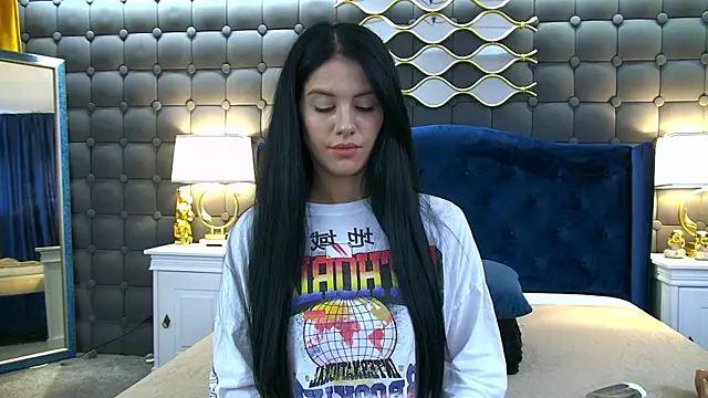 LeyaCass online show from 09-10-25, 05:39