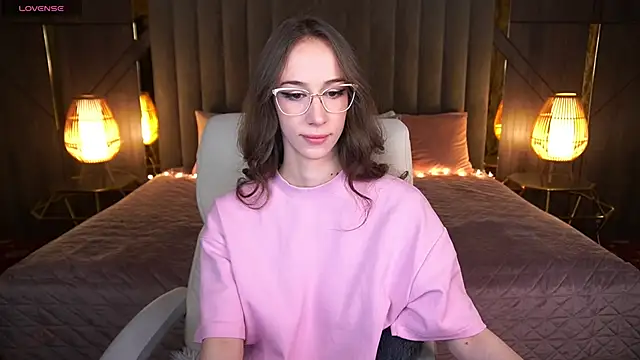 Evelyn Rush online show from 03-23-25, 03:54