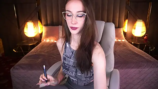 Evelyn Rush online show from 02-27-25, 03:08