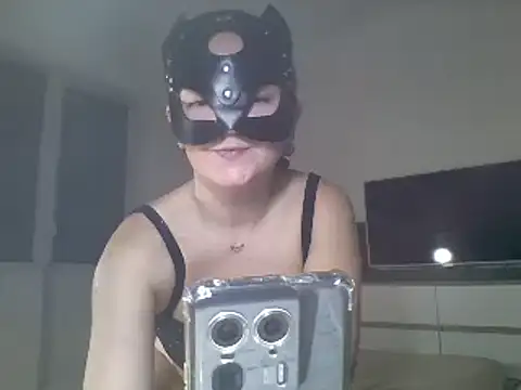 Snapshot of MaxWellas6 chatting on 12-03-25, 07:02 MaxWellas6 online show from 12-03-25, 07:02