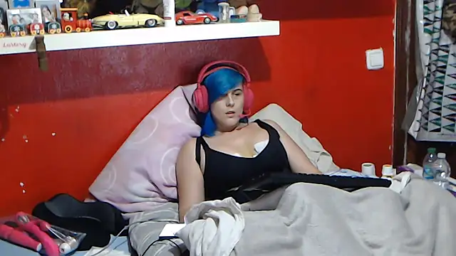 Snapshot of sukii93 chatting on 06-15-26, 09:25 sukii93 online show from 06-15-26, 09:25