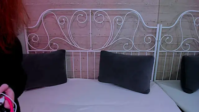 ZaynGraham online show from 11-11-25, 10:54