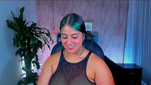 Snapshot of Xisu_ chatting on 02-08-25, 06:43 Xisu online show from 02-08-25, 06:43