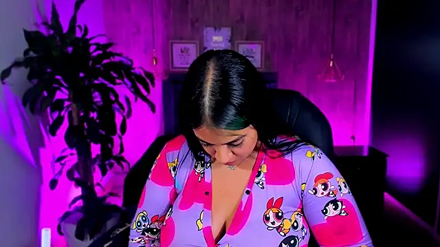 Snapshot of Xisu_ chatting on 02-19-25, 10:01 Xisu online show from 02-19-25, 10:01