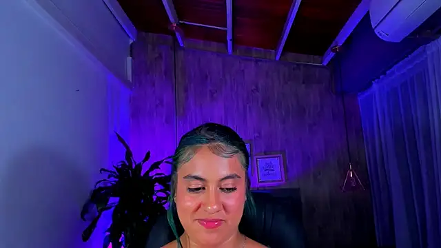 Snapshot of Xisu_ chatting on 01-18-25, 10:06 Xisu online show from 01-18-25, 10:06