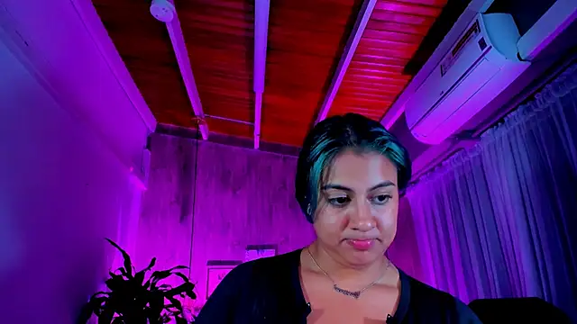 Snapshot of Xisu_ chatting on 02-02-25, 03:54 Xisu online show from 02-02-25, 03:54