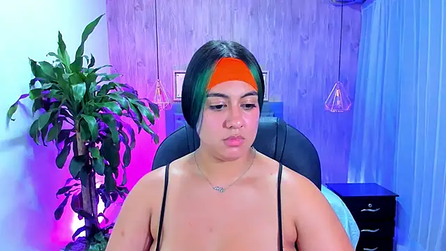 Snapshot of Xisu_ chatting on 02-22-25, 03:45 Xisu online show from 02-22-25, 03:45