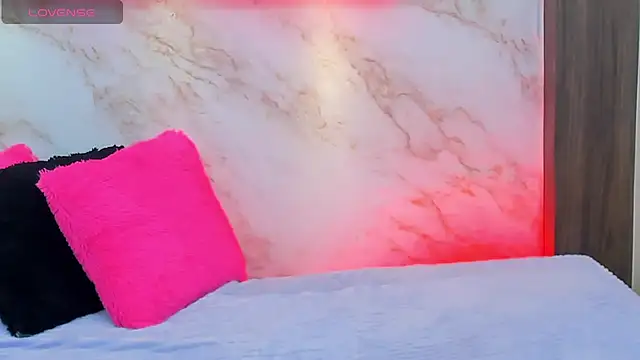 AmyBarton02 online show from 04-14-26, 04:34