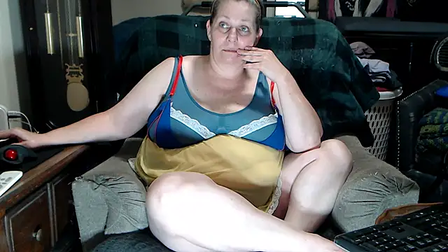 ladyscarlotta online show from 07-27-26, 05:20