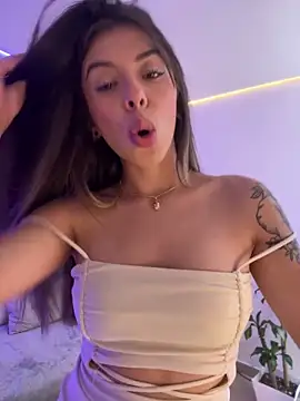 AmmyCollinsW online show from 04-18-26, 06:10