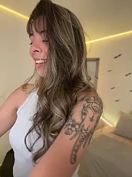 AmmyCollinsW online show from 11-08-25, 08:12