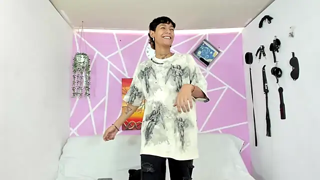 Fresahot2005 online show from 02-07-25, 07:17