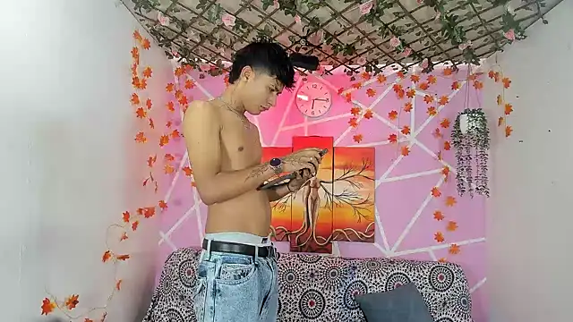 Fresahot2005 online show from 11-25-25, 02:28