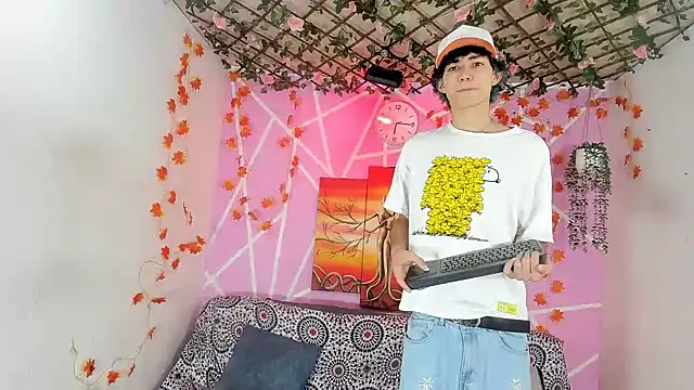 Fresahot2005 online show from 11-29-25, 02:28