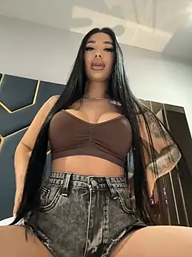 Snapshot of amirahylerr chatting on 12-15-24, 08:04 amirahylerr online show from 12-15-24, 08:04