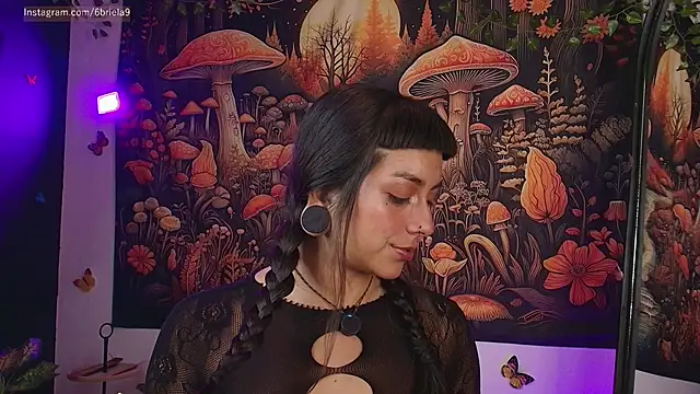 Snapshot of 6Briela9_ chatting on 04-28-26, 01:59 6Briela9 online show from 04-28-26, 01:59