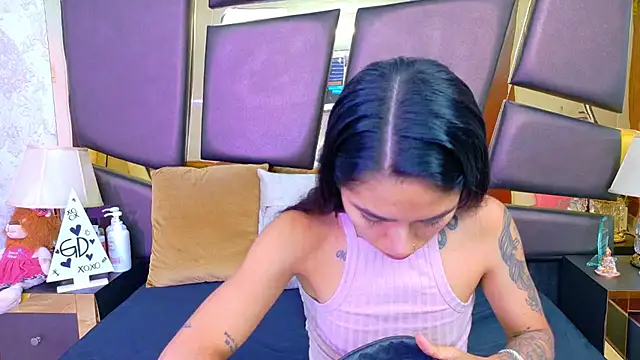 NicoleEsposito online show from 04-10-26, 12:34