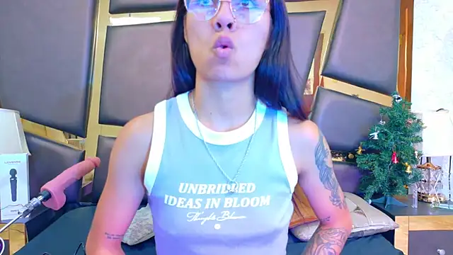 NicoleEsposito online show from 12-19-25, 12:51