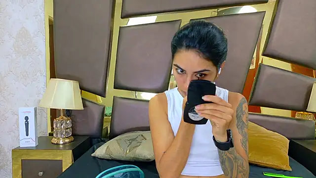 NicoleEsposito online show from 02-03-26, 01:27