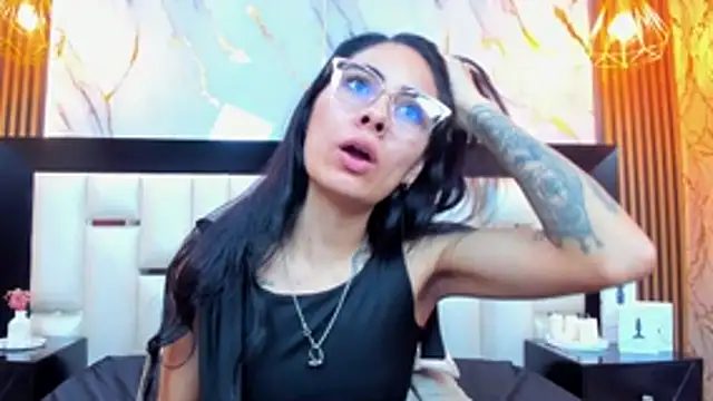 NicoleEsposito online show from 02-15-26, 01:06