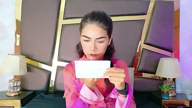 NicoleEsposito online show from 10-04-25, 12:39