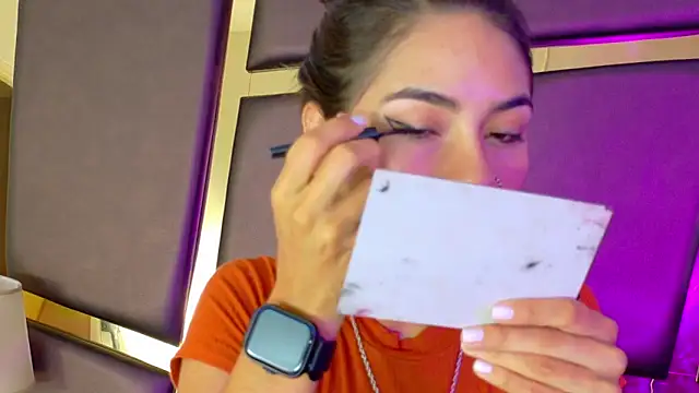 NicoleEsposito online show from 10-18-25, 12:40